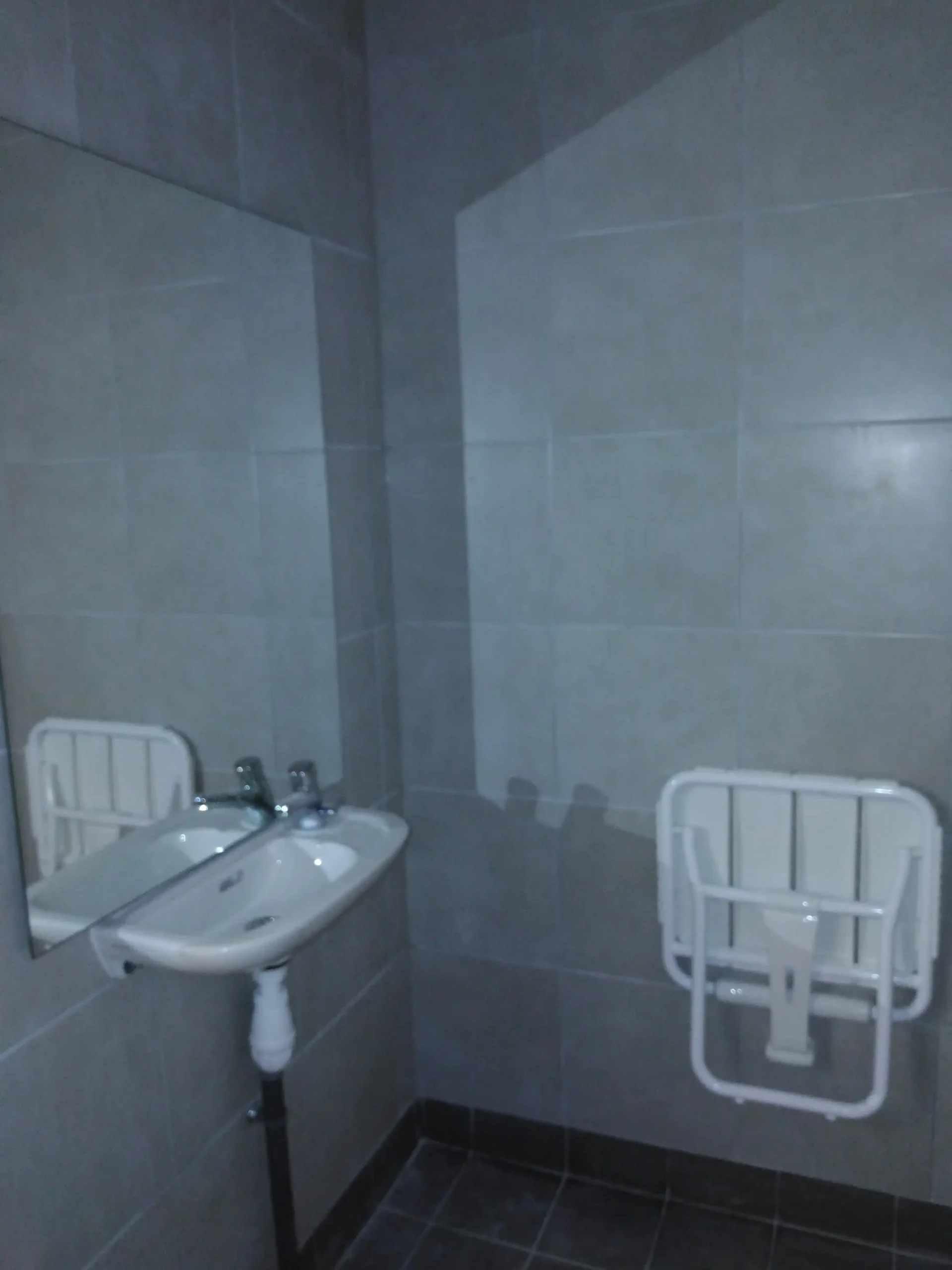 plomberie-sanitaire-professionnel-cigec-electricien-chauffagiste-chatillon-sur-thouet.webp (3)